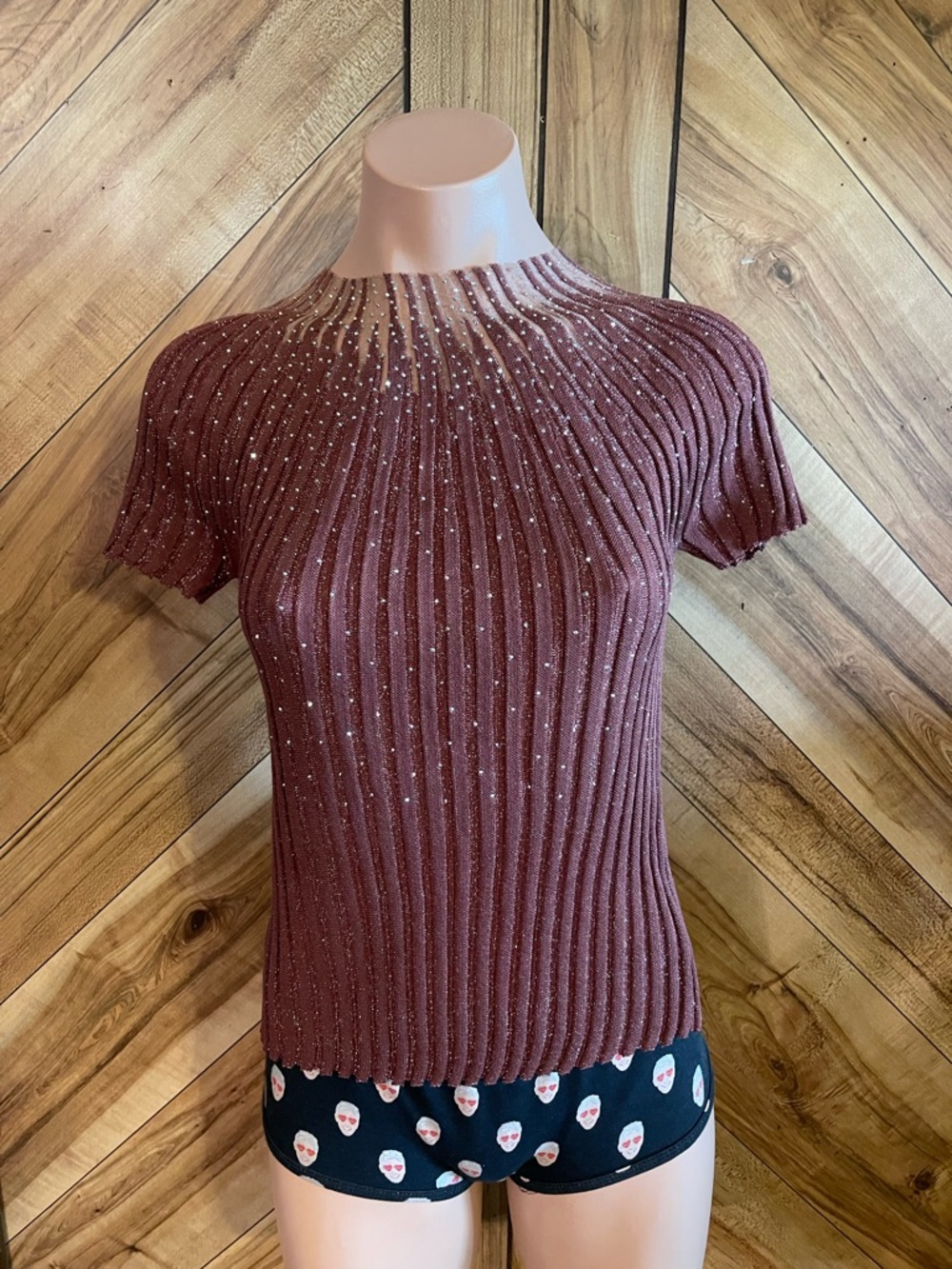 Anewsta Women’s Small Burgundy Ribbed Rhinestone Short Sleeve Knit Blouse - Picture 2 of 9
